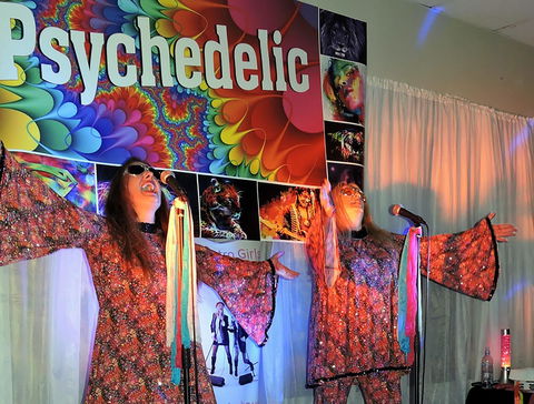 Psychedelic 70s Show The Retro Girls - Accommodation Noosa 0