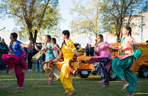 Griffith Spring Fest -  Multicultural Festival - Accommodation Noosa 0