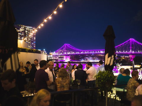 Riverside Live - Accommodation Noosa 2