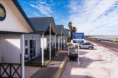 Oceanside Village - Accommodation Noosa 2