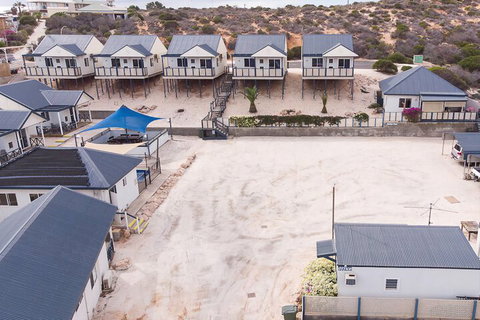 Oceanside Village - Accommodation Noosa 7