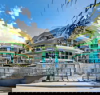Rolling Surf Resort - Accommodation Noosa