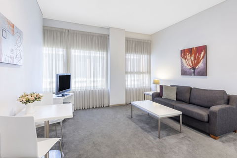 Riverside Apartments Melbourne - Accommodation Noosa 5