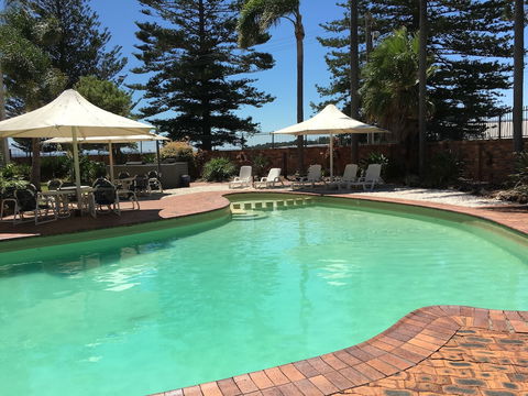 El Lago Waters Motel - Accommodation Noosa 2