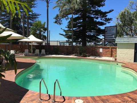 El Lago Waters Motel - Accommodation Noosa 1