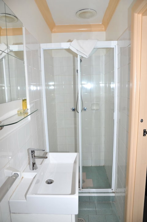 Northshore Hotel - Accommodation Noosa 3