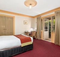 McLaren Hotel - Accommodation Noosa