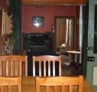 McIntosh Cottages - Accommodation Noosa