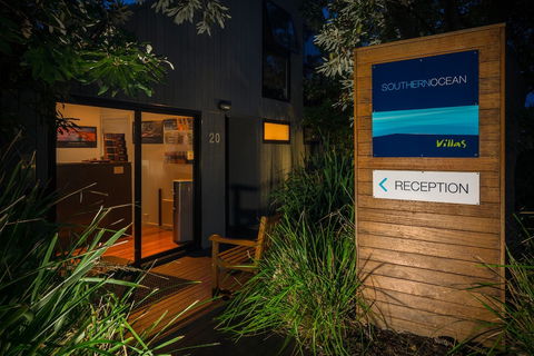 Southern Ocean Villas - Accommodation Noosa 0