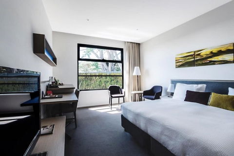 Flinders Hotel - Accommodation Noosa 6