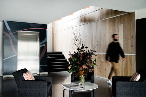 Flinders Hotel - Accommodation Noosa 0