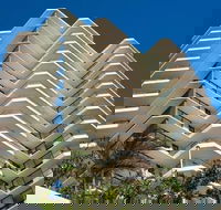 Beach House Seaside Resort Coolangatta - Accommodation Noosa