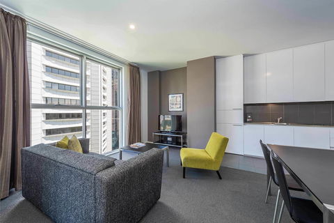 Mantra 100 Exhibition - Accommodation Noosa 4