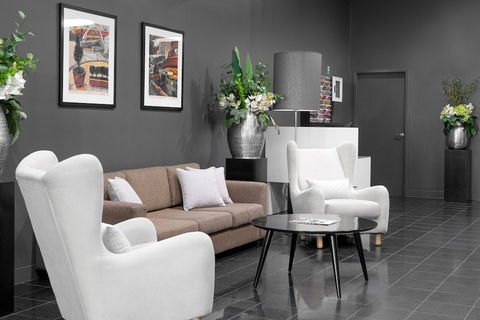 Mantra 100 Exhibition - Accommodation Noosa 2