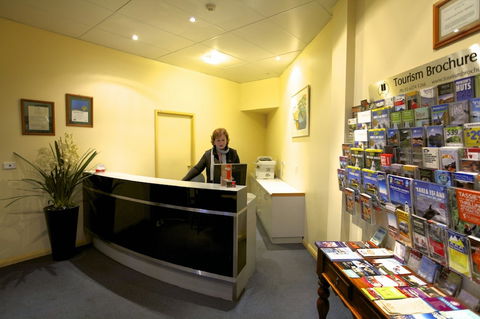 Mayfair Plaza Motel - Accommodation Noosa 2