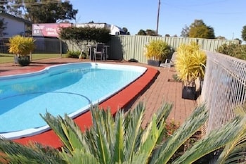 Crossroads Motel - Accommodation Noosa 1