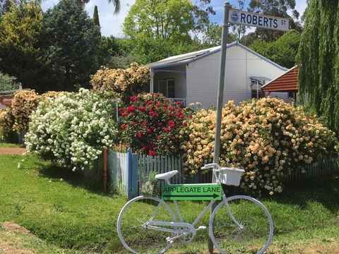 Applegate Lane Chalet - Accommodation Noosa 2