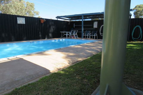 Bishops Lodge Narrandera - Accommodation Noosa 5
