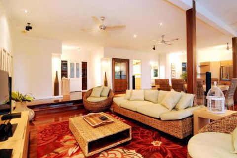 Seaview - Accommodation Noosa 4