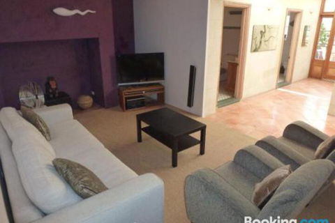 The Russell House - Accommodation Noosa 2