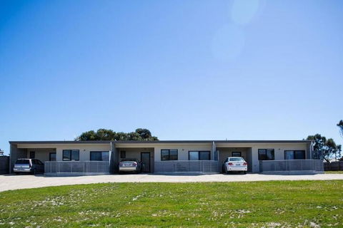 Island Quarters - Accommodation Noosa 1