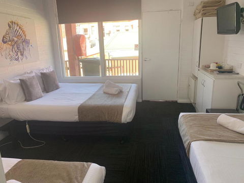 Alpine Hotel Bright - Accommodation Noosa 4