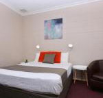 Motel Poinsettia - Accommodation Noosa