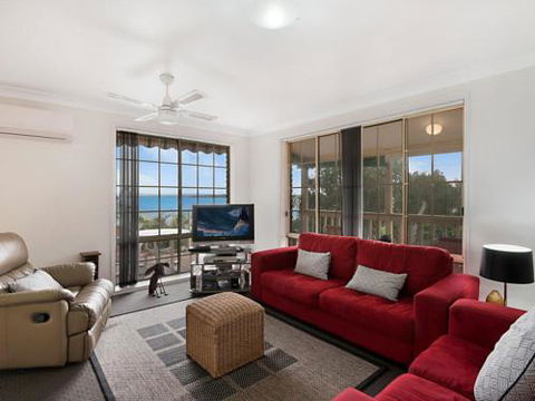 Toukley Lake House - Accommodation Noosa 1