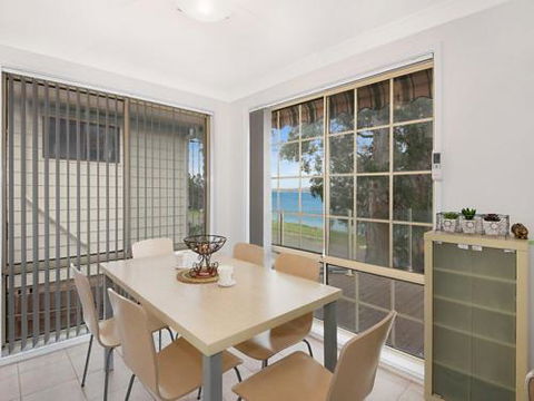 Toukley Lake House - Accommodation Noosa 0