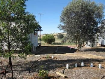 Stone Hut Cottage - Accommodation Noosa 4