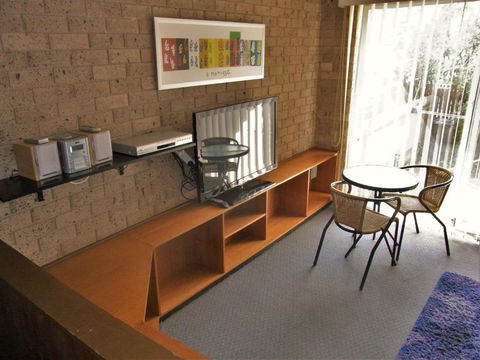 A Furnished Townhouse In Goulburn - Accommodation Noosa 1