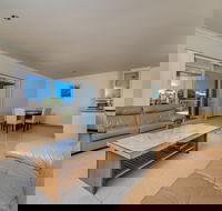 Seafront Unit 50 - Accommodation Noosa