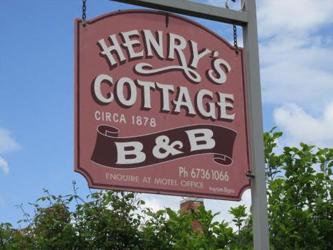 Henrys Cottage - Accommodation Noosa 2