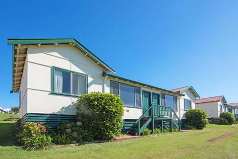 Augusta Hotel Motel - Accommodation Noosa 2
