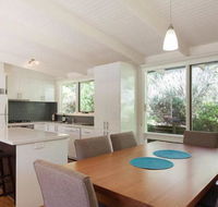 Maryrose Beautiful close walk to the beach - Accommodation Noosa