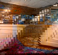 Golden Grain Motor Inn - Accommodation Noosa