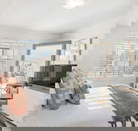 Alberts on Esplanade - Accommodation Noosa