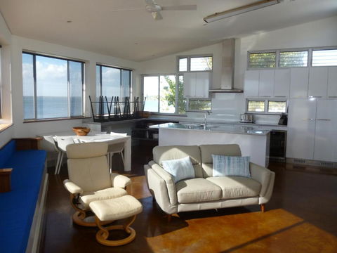 Walshys Shack - Accommodation Noosa 2