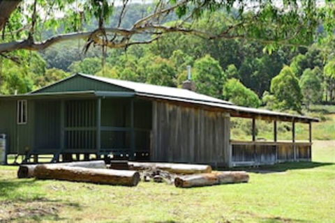 Four Bull Hut - Accommodation Noosa 1