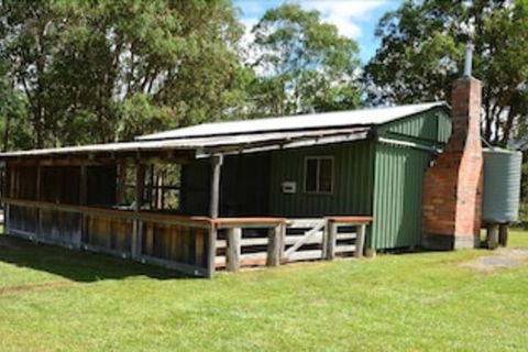 Four Bull Hut - Accommodation Noosa 0