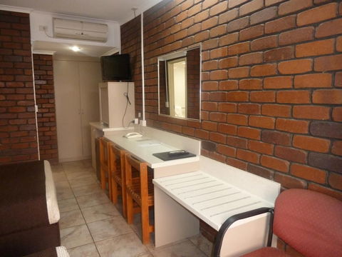 Pioneer Lodge Motel - Accommodation Noosa 2