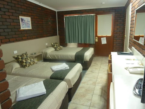 Pioneer Lodge Motel - Accommodation Noosa 1