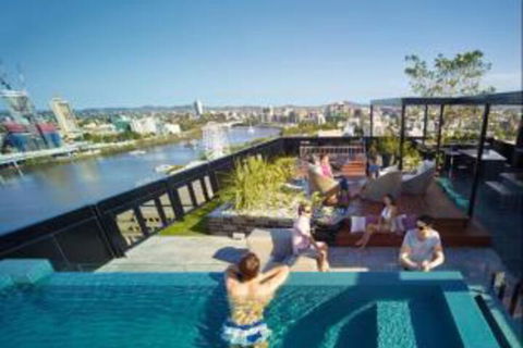 Austin Apartments - Accommodation Noosa 1