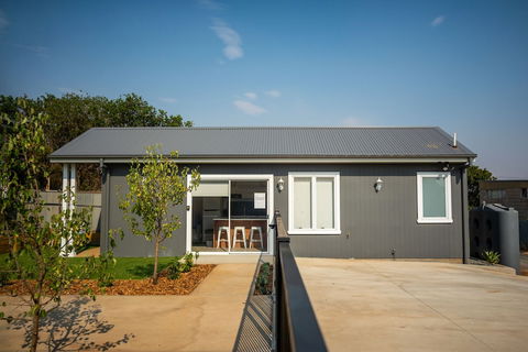 Kirsten Accommodation Parkes - Accommodation Noosa 0