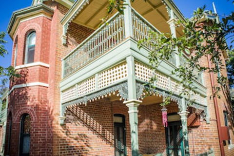 Grenfell Hall B & B - Accommodation Noosa 0