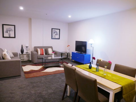 Corporate Stayz At Exhibition - Accommodation Noosa 5