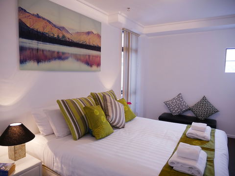 Corporate Stayz At Exhibition - Accommodation Noosa 2