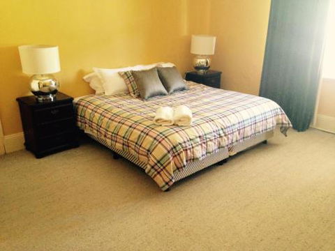 The White House - Accommodation Noosa 2