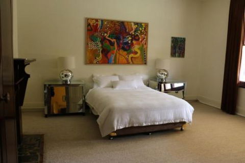 The White House - Accommodation Noosa 4