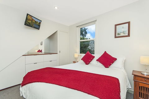 JOHANSSONS PERCH COTTAGE - Accommodation Noosa 2
